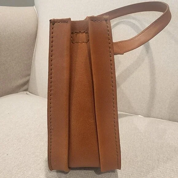 Madewell The Sydney Shoulder Bag - Picture 4 of 5